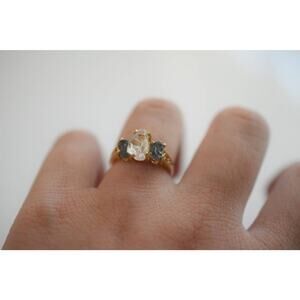 Size 7 14k Solid Gold Diamond Alternative and Sapphire Ring